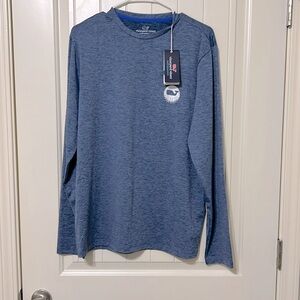 Vineyard Vines performance golf men’s long sleeve tee. Size small. NWT